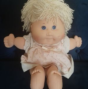 Vintage 1995 Cabbage Patch Kid Doll
